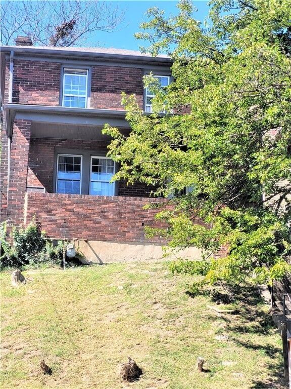 Property Photo:  263 Robinson  PA 15213