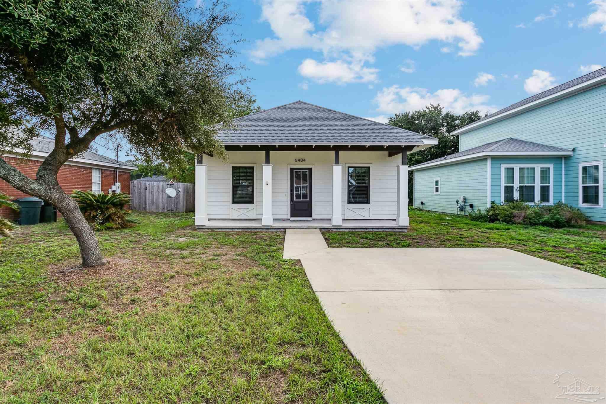 Property Photo:  5404 Arrowhead Rd  FL 32507 