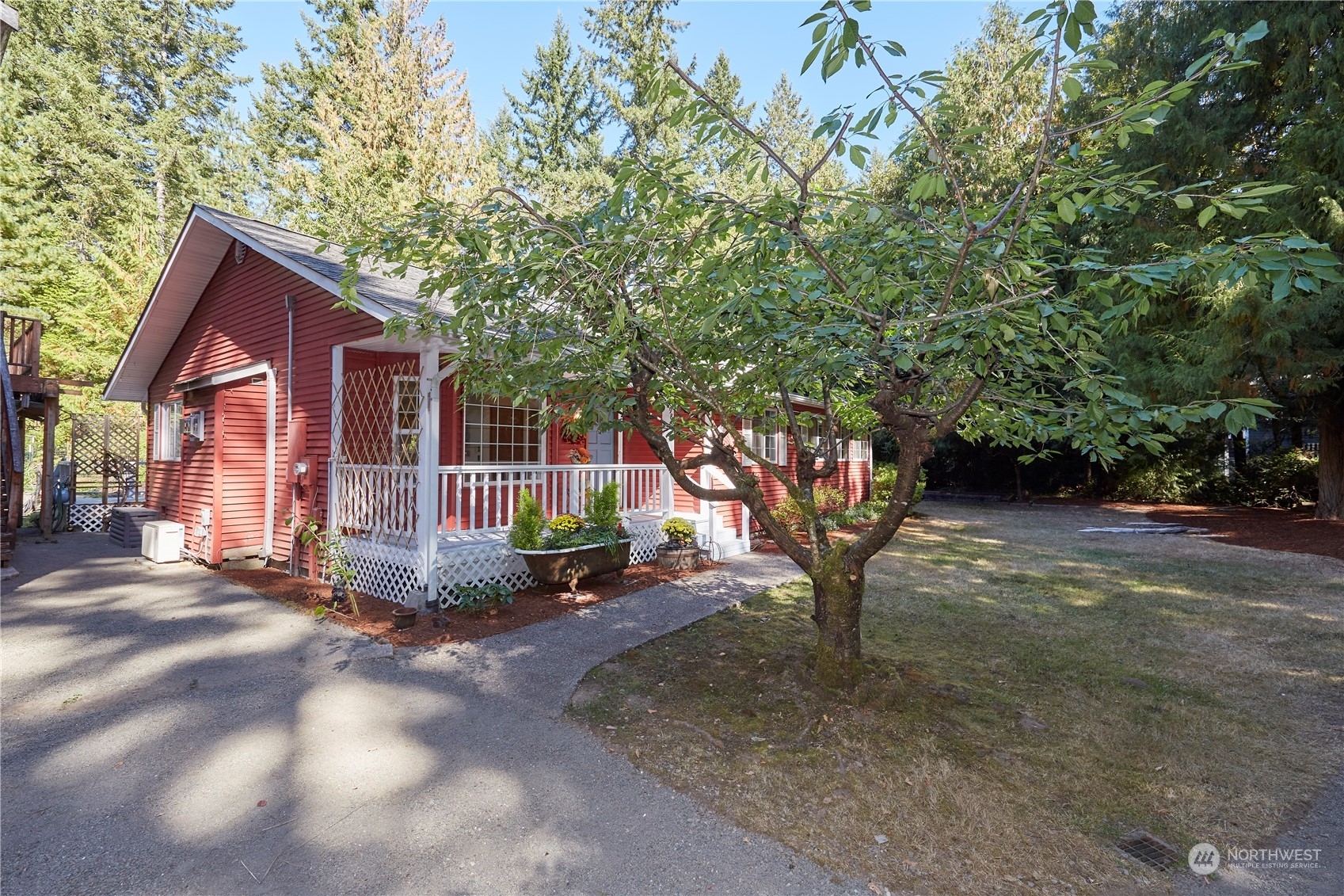 Property Photo:  6986 SE Linlou Lane  WA 98367 