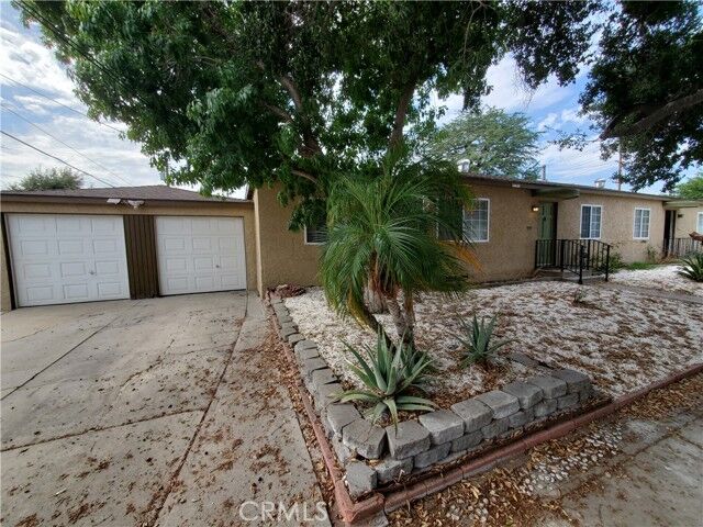 Photo de la propriété:  1141 N Orchard Drive  CA 91506 