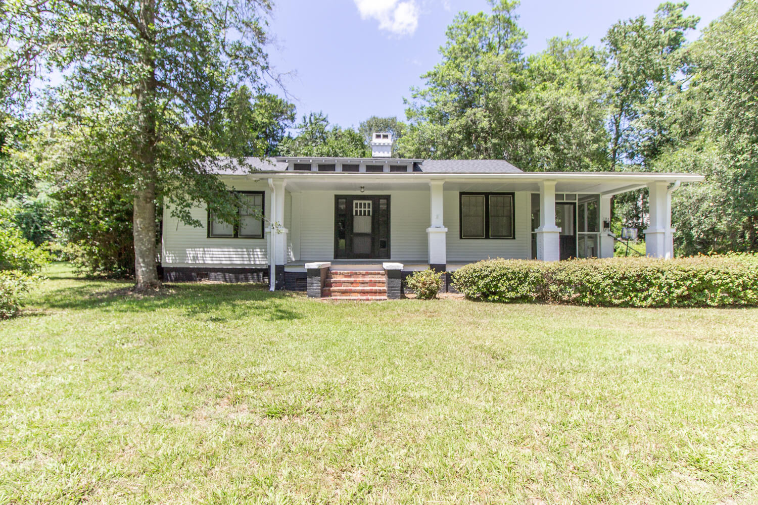 Property Photo:  102 Cuthbert Lane  SC 29483 