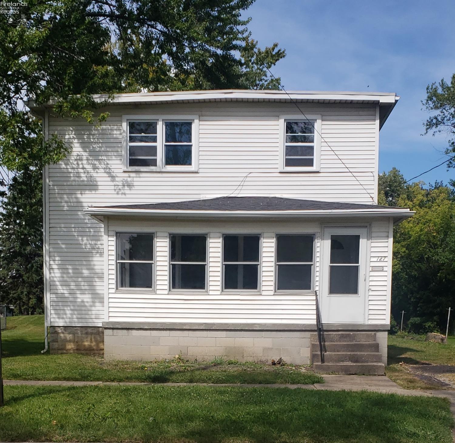 Property Photo: 127 W Parish Street OH 44870