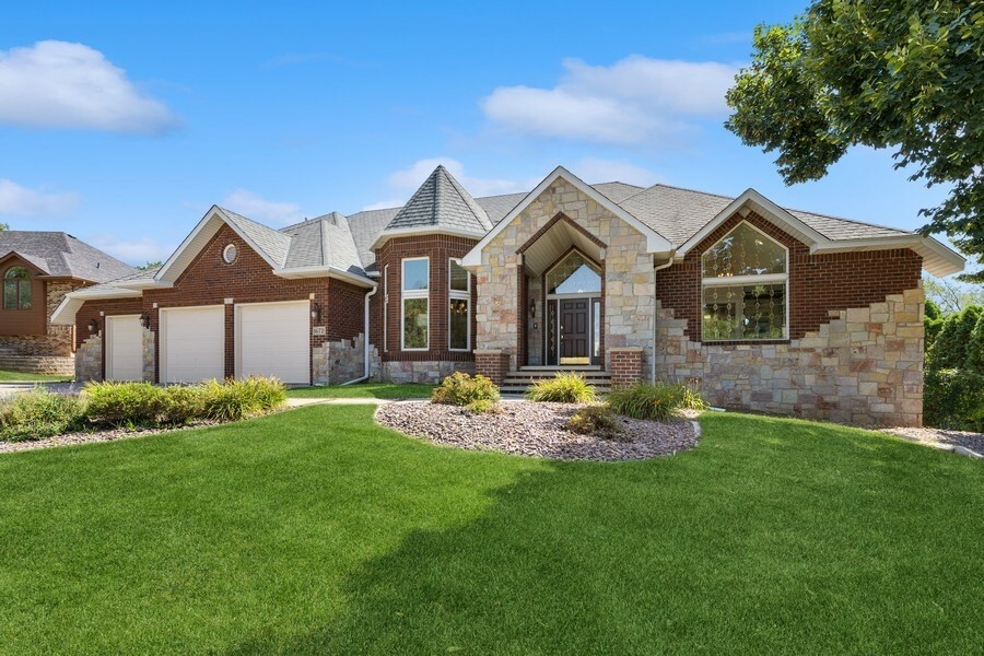 Property Photo: 1672 Plum Thicket Lane IA 50266