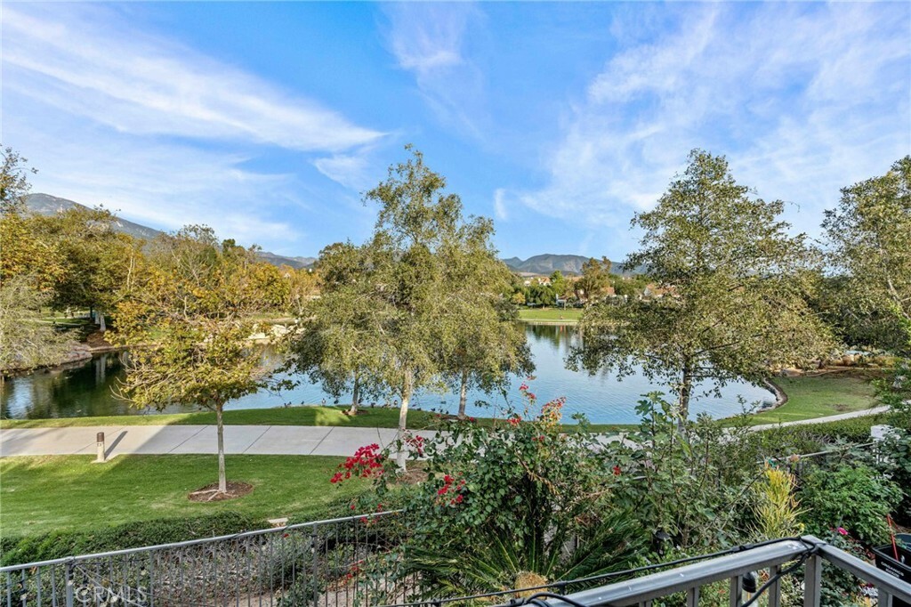 Property Photo:  10 Vista Lago 19  CA 92688 