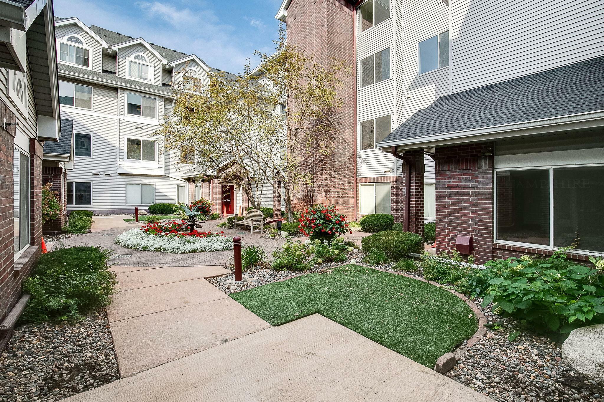 Property Photo:  7420 Edinborough Way 6103  MN 55435 