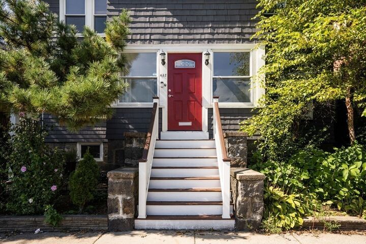 Property Photo:  427-429 S Huntington Ave 1  MA 02130 