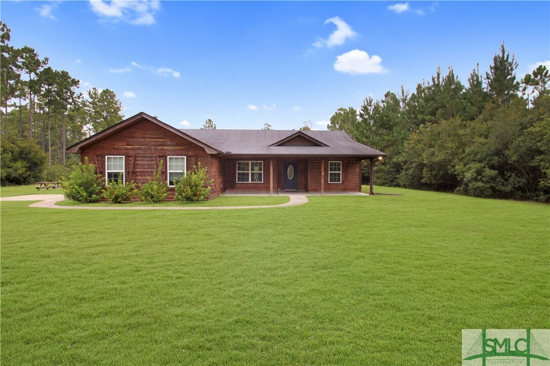 Property Photo: 405 NE Hummingbird Lane GA 31316