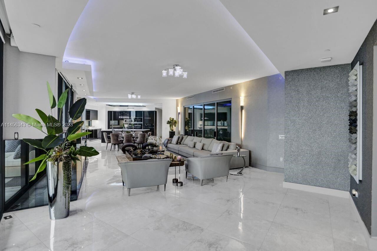 Property Photo: 18555 Collins Avenue 2203 FL 33160