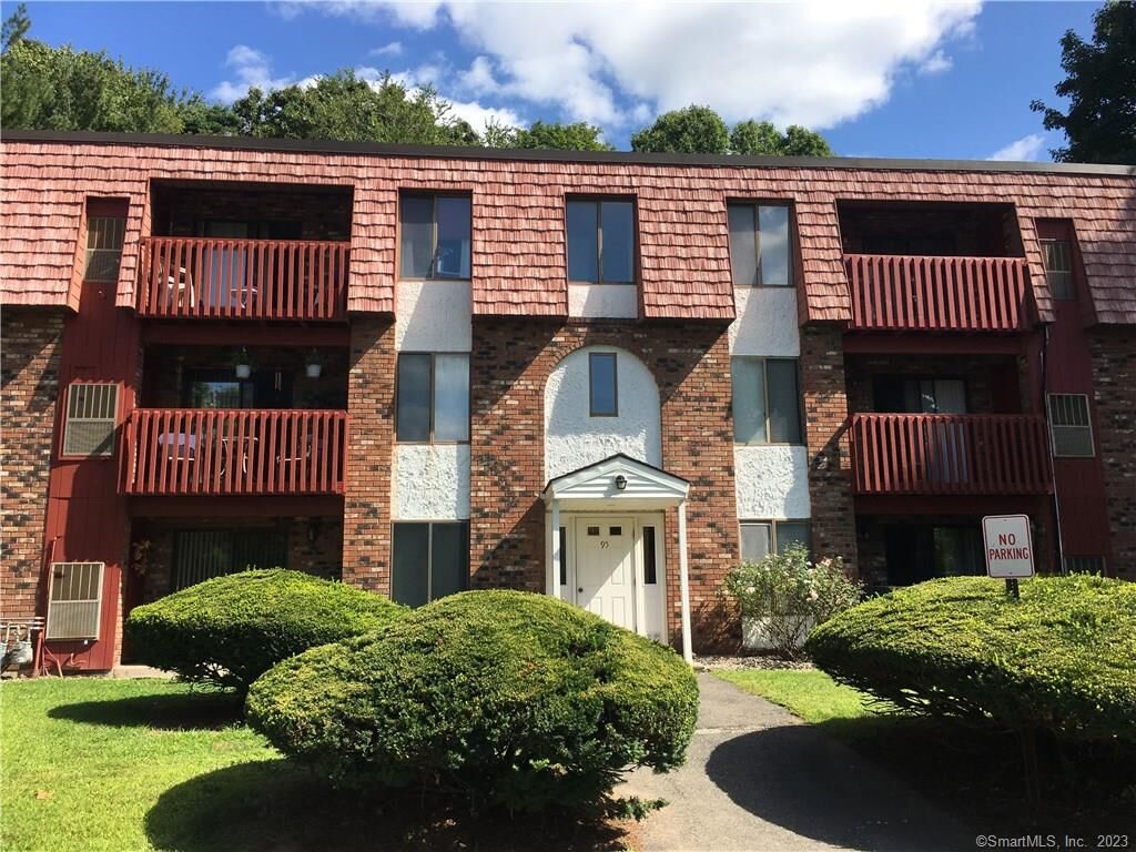 Property Photo:  95 Woodsedge Drive 5C  CT 06111 