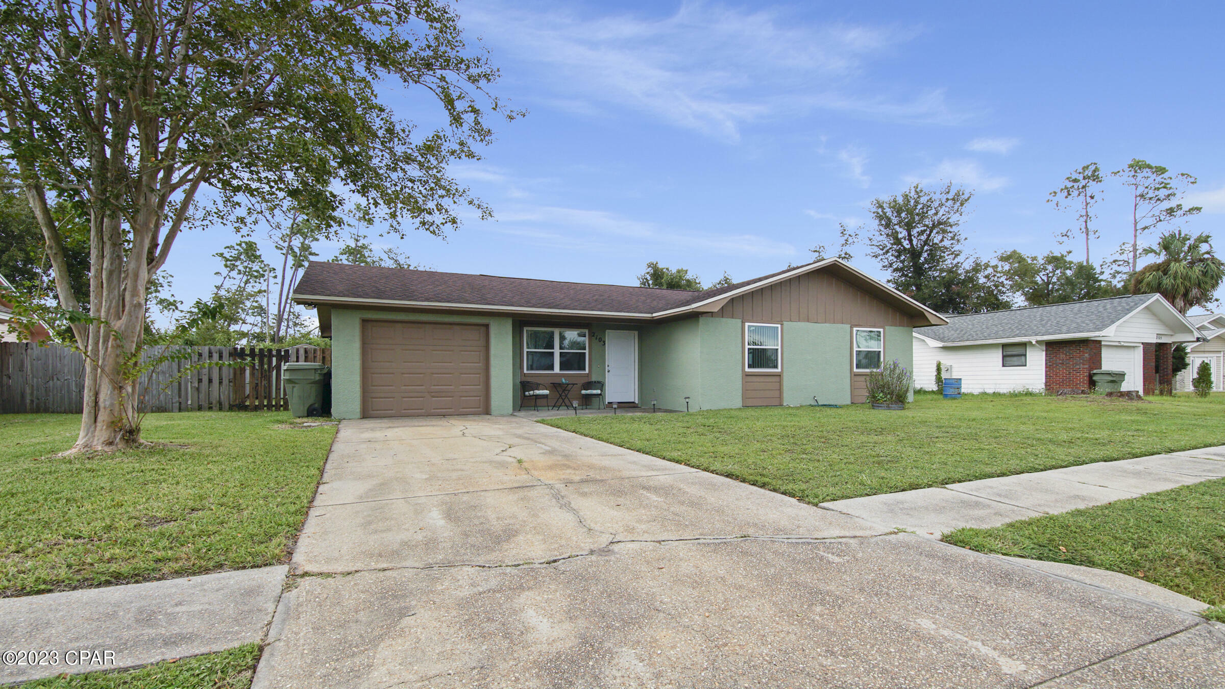 Property Photo:  2103 Geralo Lane  FL 32444 