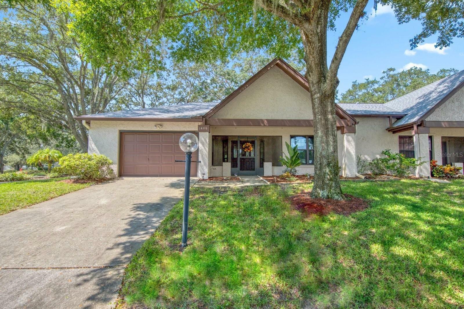 Property Photo: 1406 Pheasant Creek Drive FL 34684