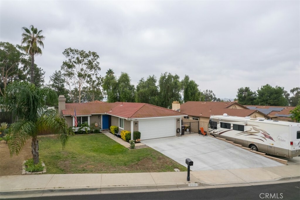 Property Photo:  21933 Glen View Drive  CA 92557 