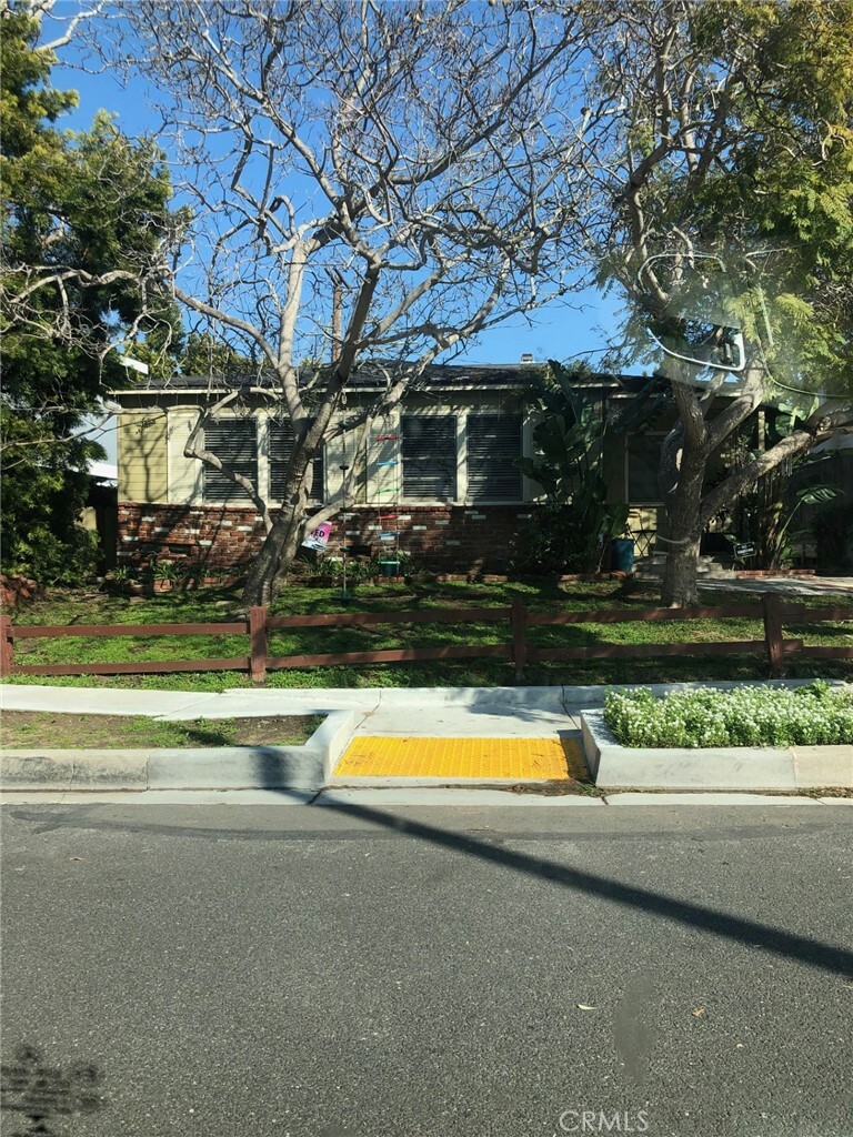 Property Photo: 1612 Magnolia Avenue CA 90266