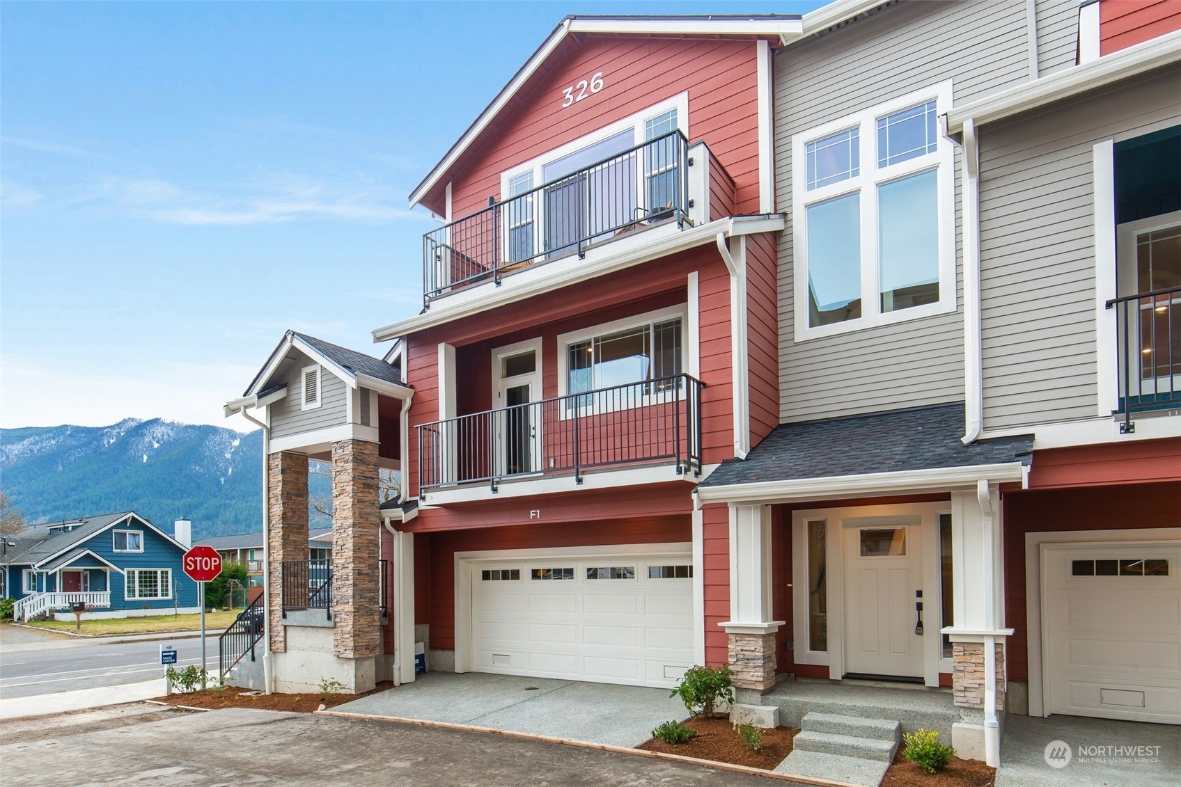 Property Photo: 326 E Park Street F1 WA 98045