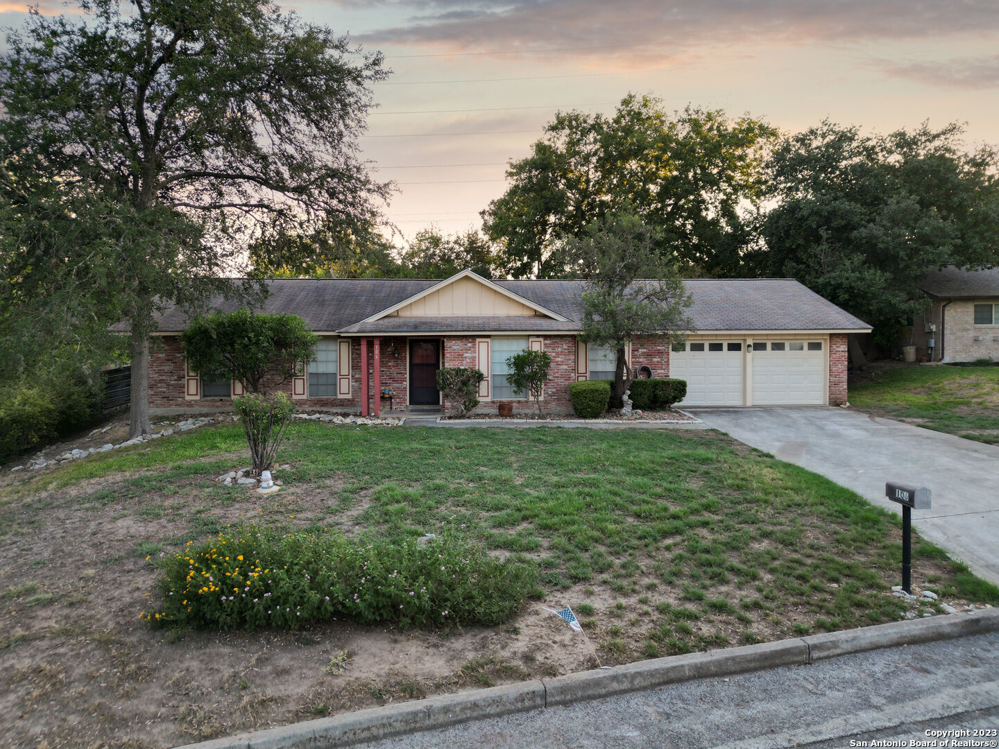 Property Photo: 106 Laural Ln TX 78148
