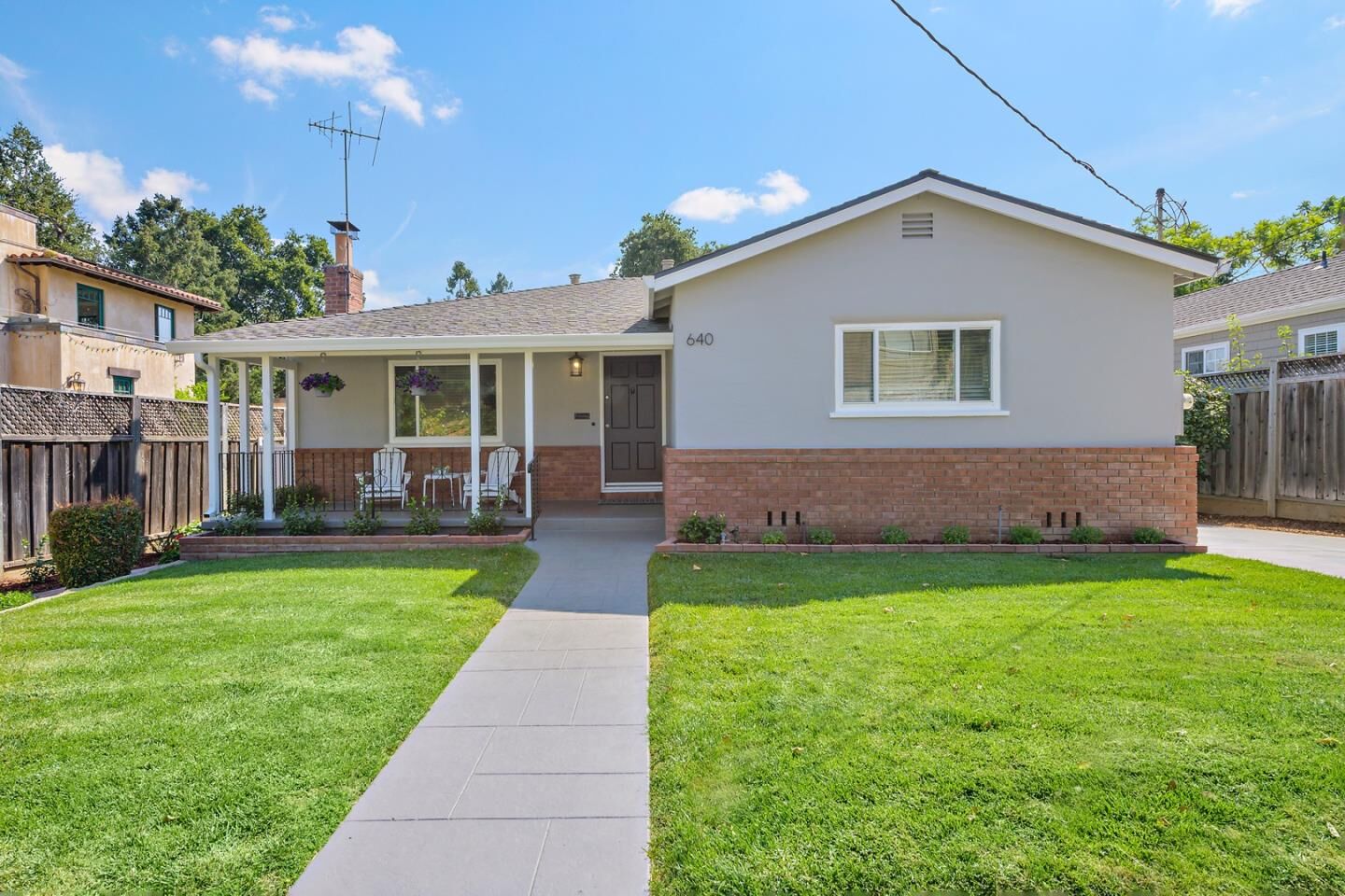 Property Photo:  640 San Benito Avenue  CA 95030 