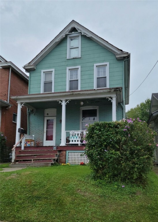 Property Photo:  610 Saint Clair Ave  PA 15025 