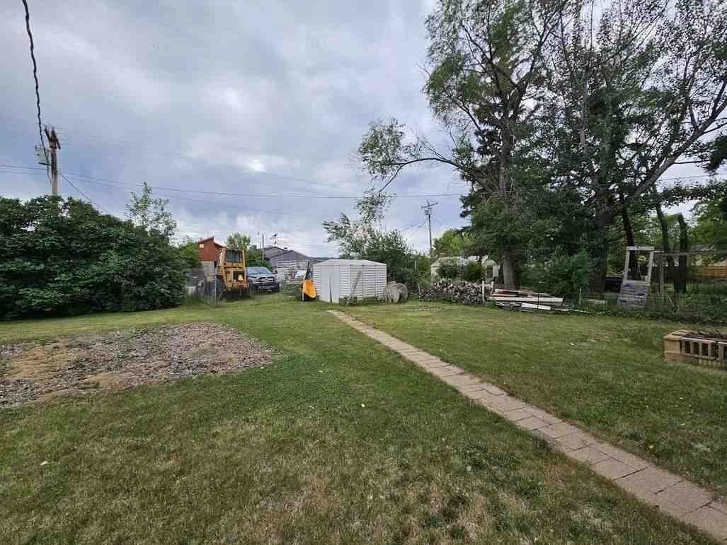 Property Photo: 413 Eagle Drive SE ND 58763