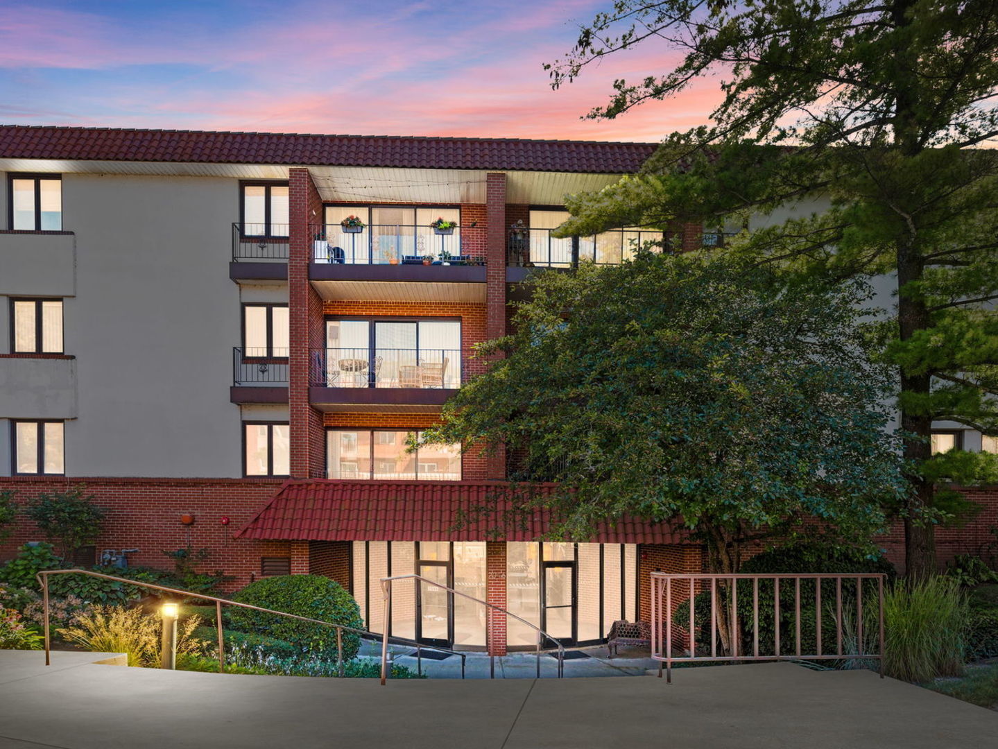 Property Photo: 2046 Saint Johns Avenue 3D IL 60035