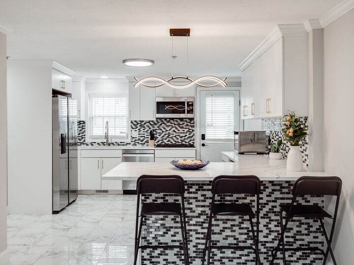 Property Photo:  1011 Middlesex St 3  MA 01851 