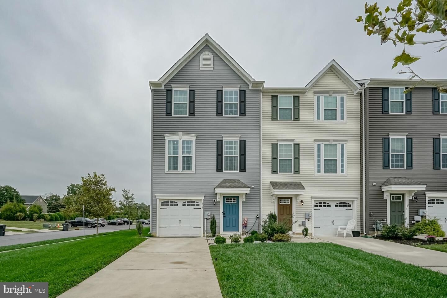 Property Photo:  501 Evelyn Way  NJ 08085 