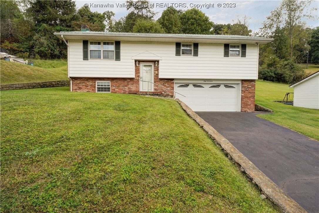 Property Photo:  6017 Skylark Lane  WV 25312 