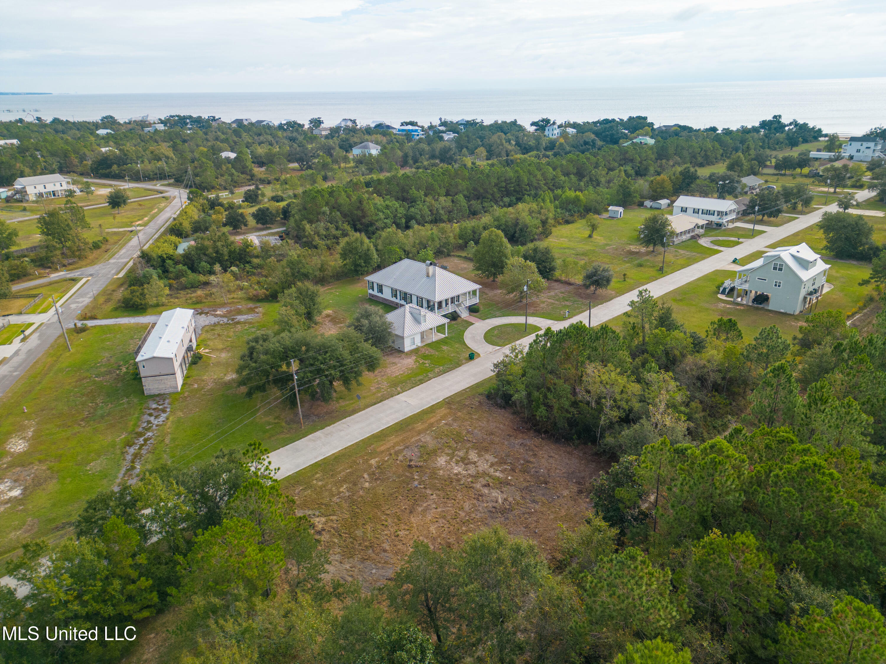 Property Photo:  169 Waveland Ave  MS 39576 