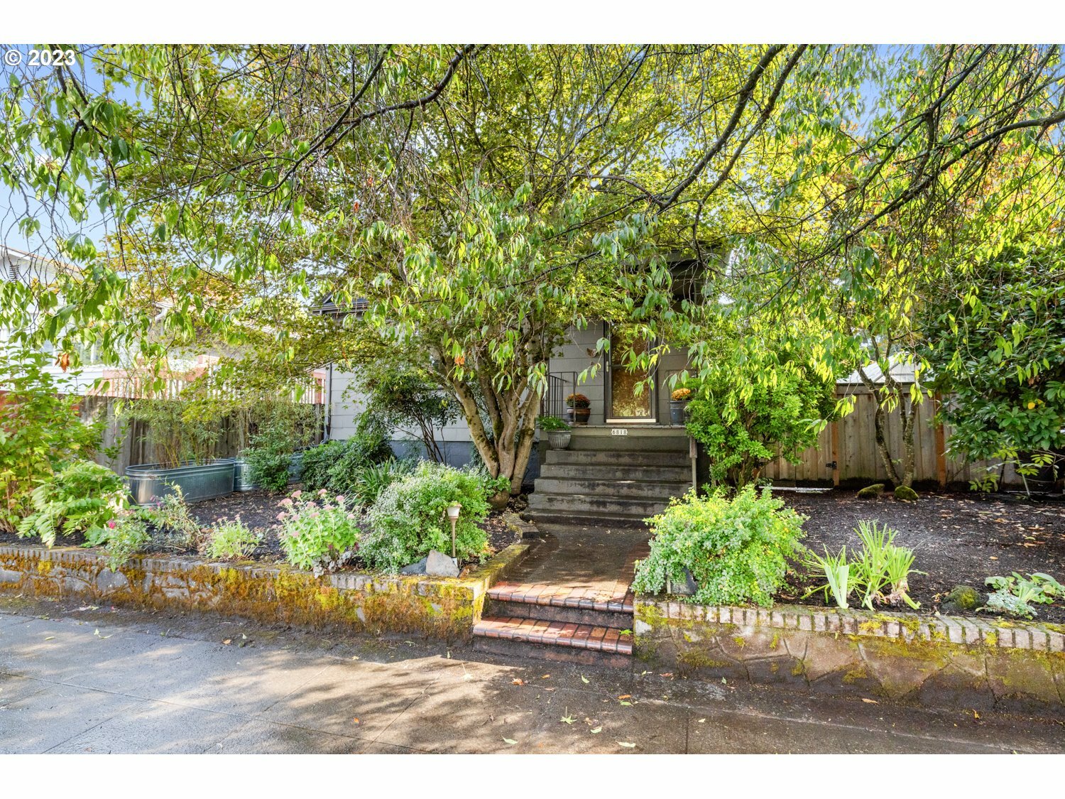 6818 N Oatman Ave  Portland OR 97217 photo