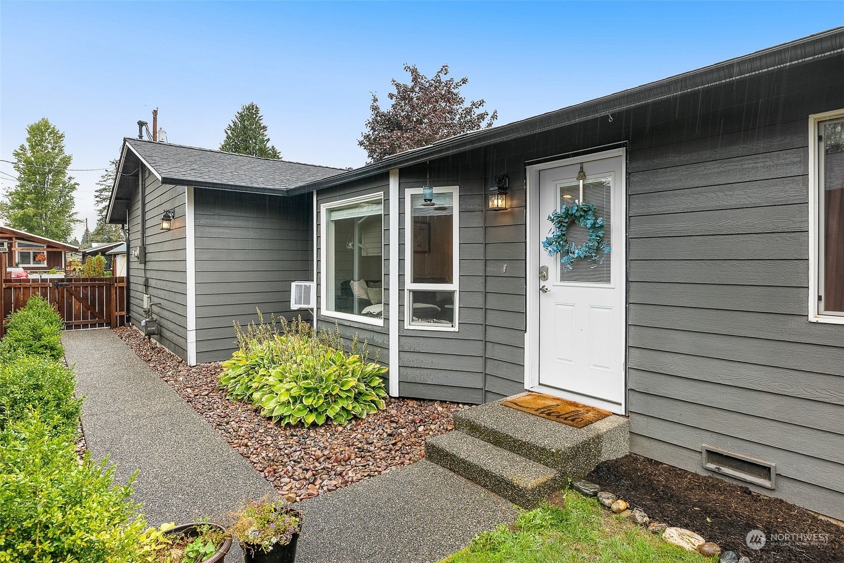 Property Photo: 313 S Indiana Avenue WA 98252