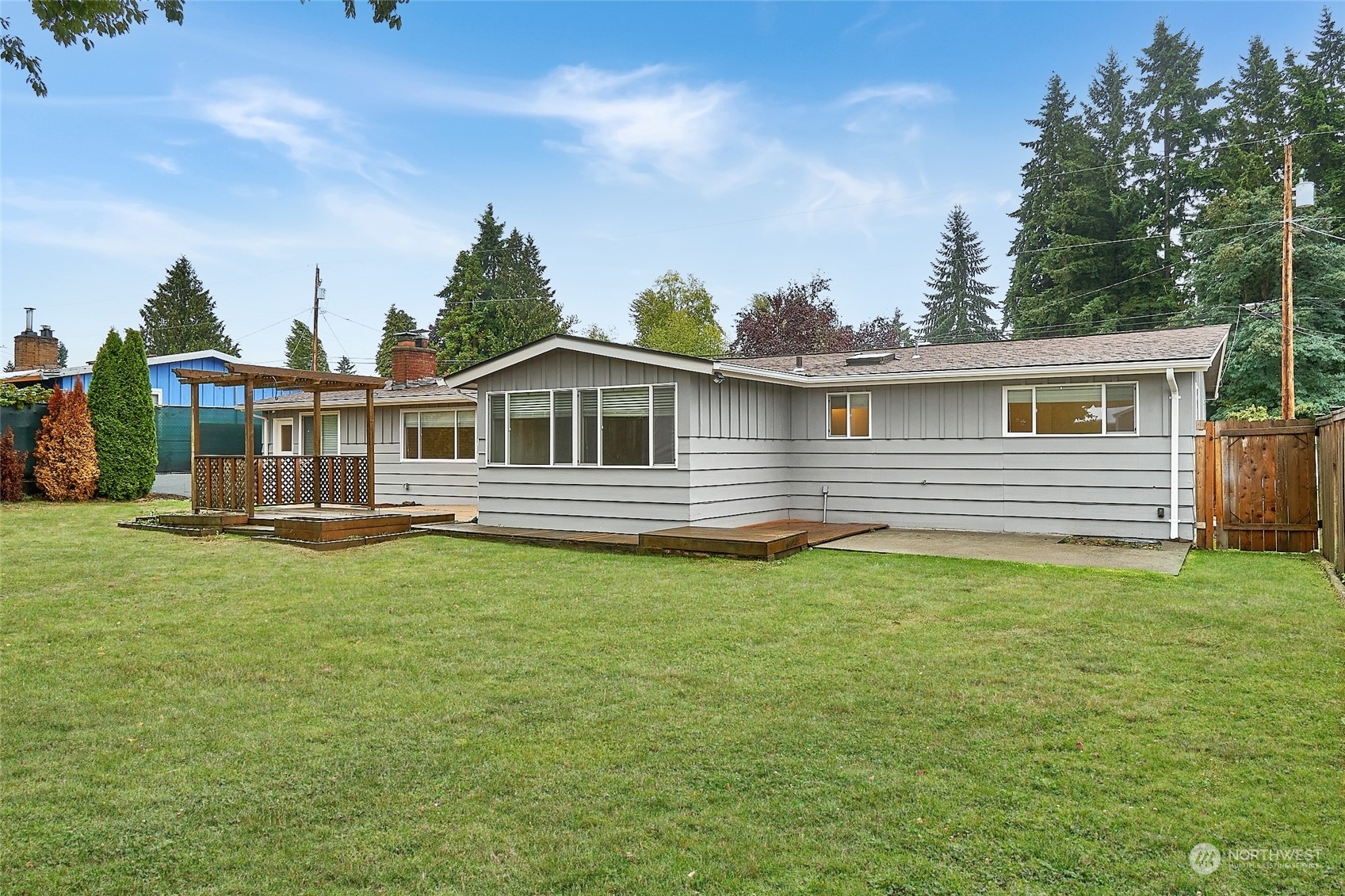 Property Photo: 1432 S 303rd Street WA 98003