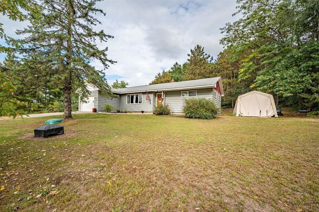Property Photo:  W5468 County Road V  WI 54736 