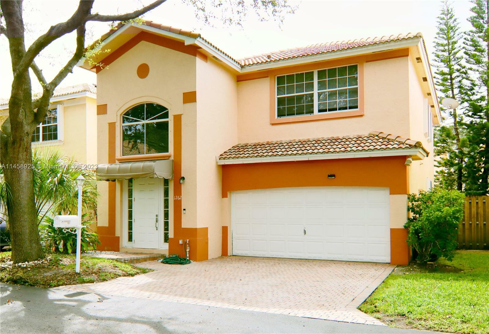 Property Photo:  1262 Grant Ct  FL 33019 