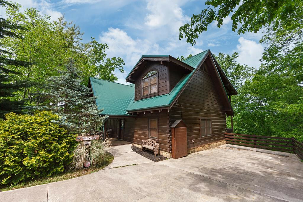Property Photo: 3026 Falling Leaf Way TN 37863