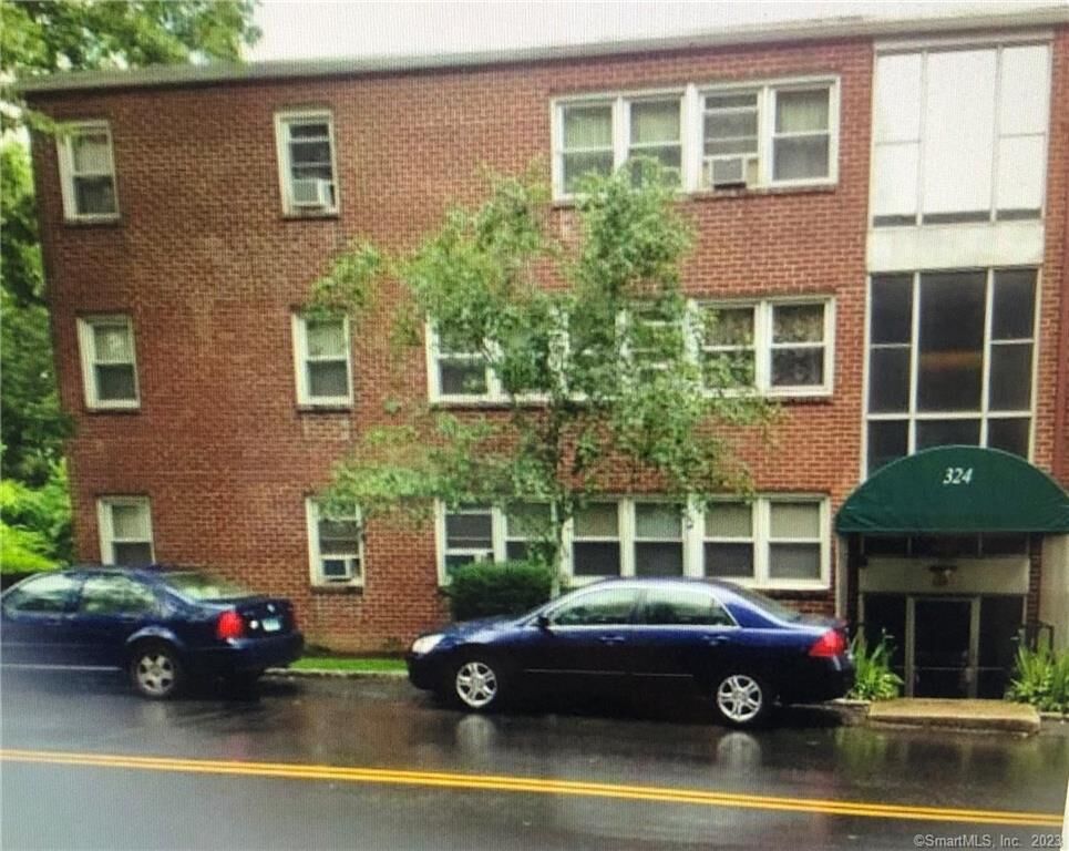 Property Photo:  324 Strawberry Hill Avenue A202  CT 06851 