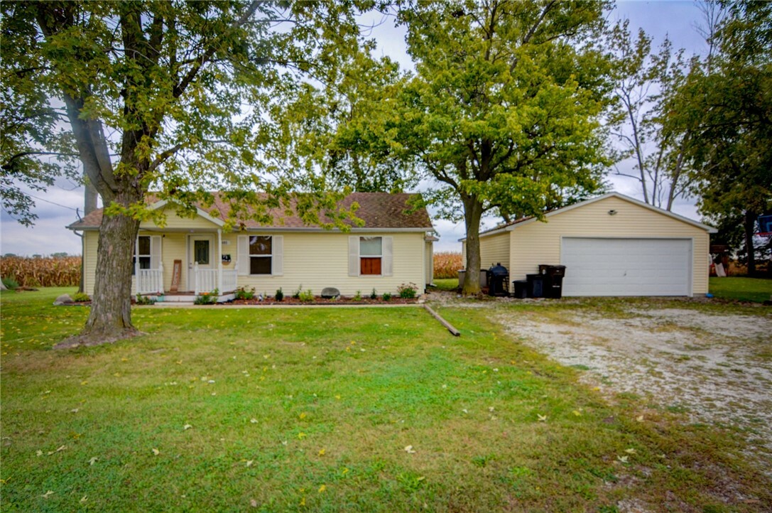 Property Photo:  493 E Route 48  IL 62501 