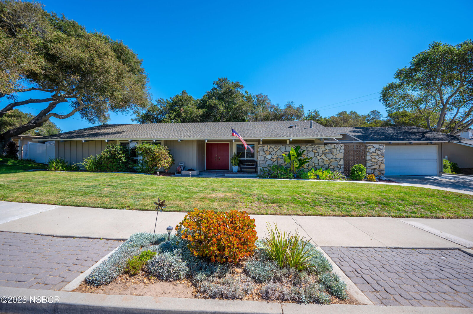 Property Photo:  153 Oakmont Avenue  CA 93436 