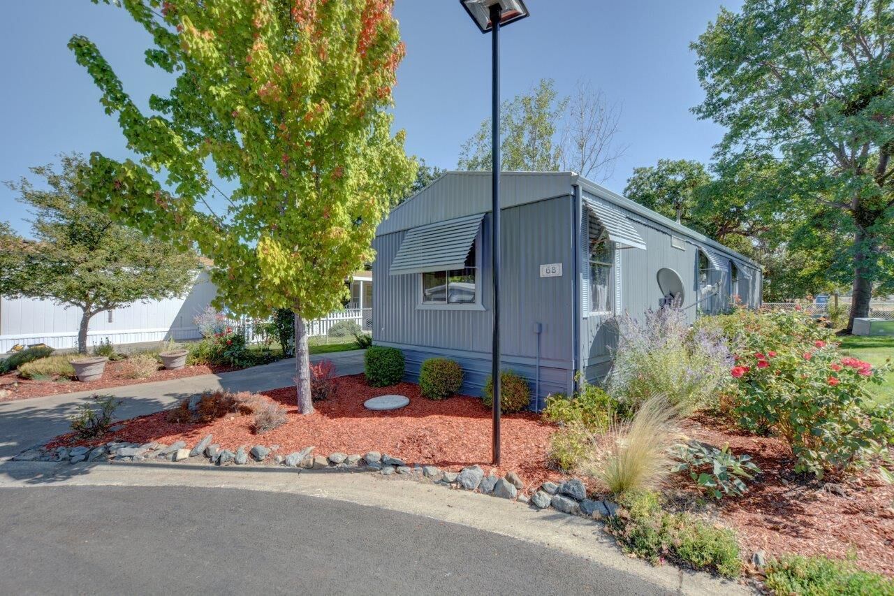 Property Photo:  3431 S Pacific Highway Spc 68  OR 97501 