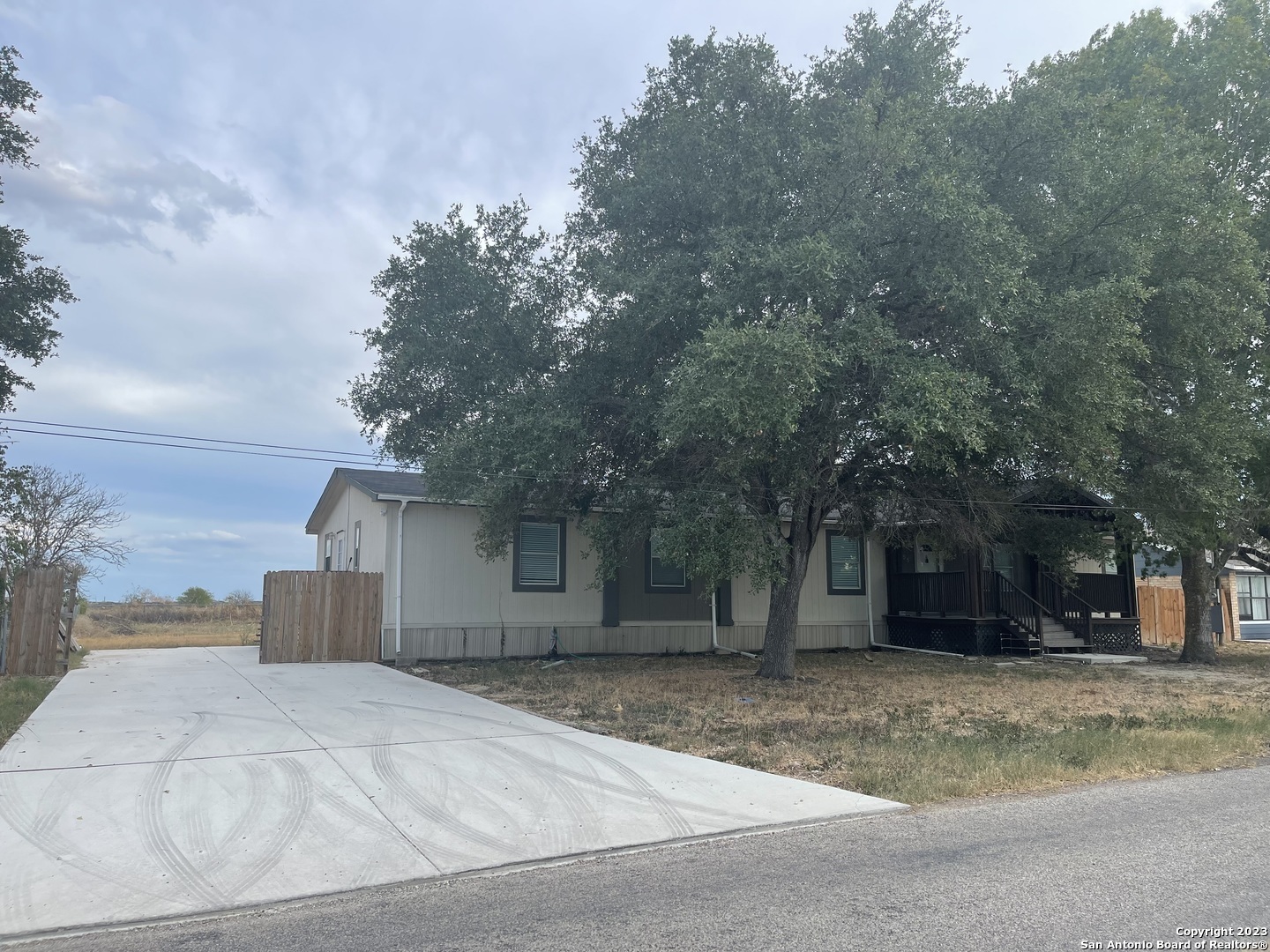 Property Photo:  255 Elm Grove Rd  TX 78155 