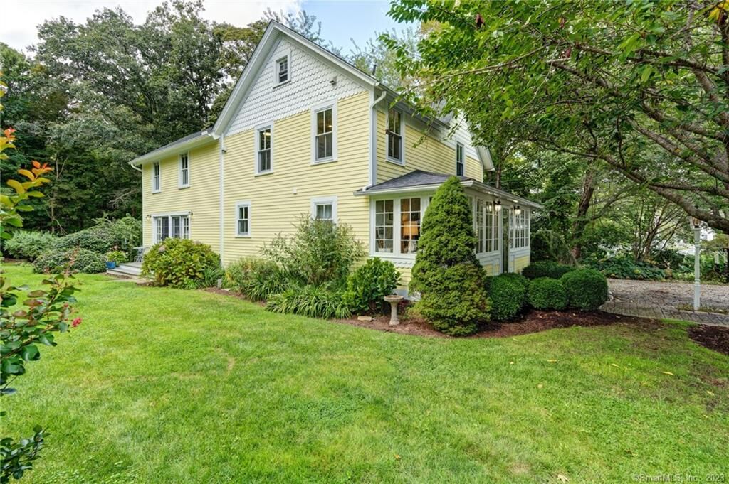Property Photo:  6 Conklin Avenue  CT 06442 