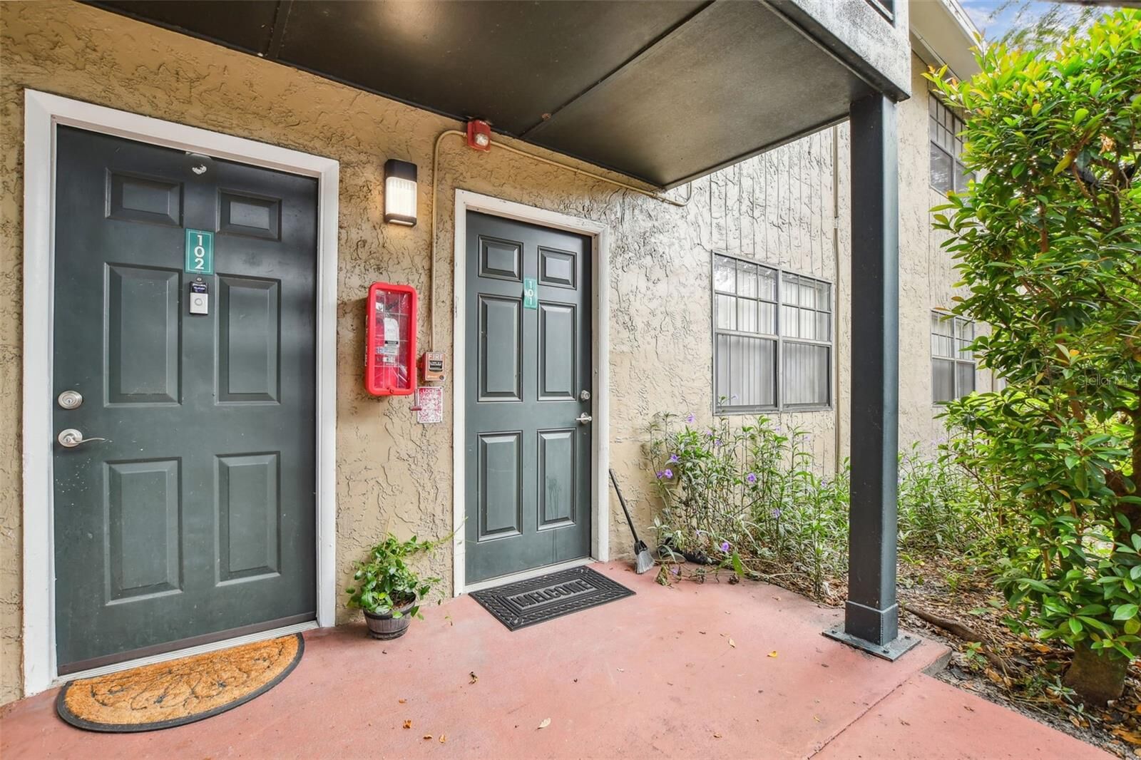 Property Photo:  202 Pine Tulip Court 101  FL 33612 