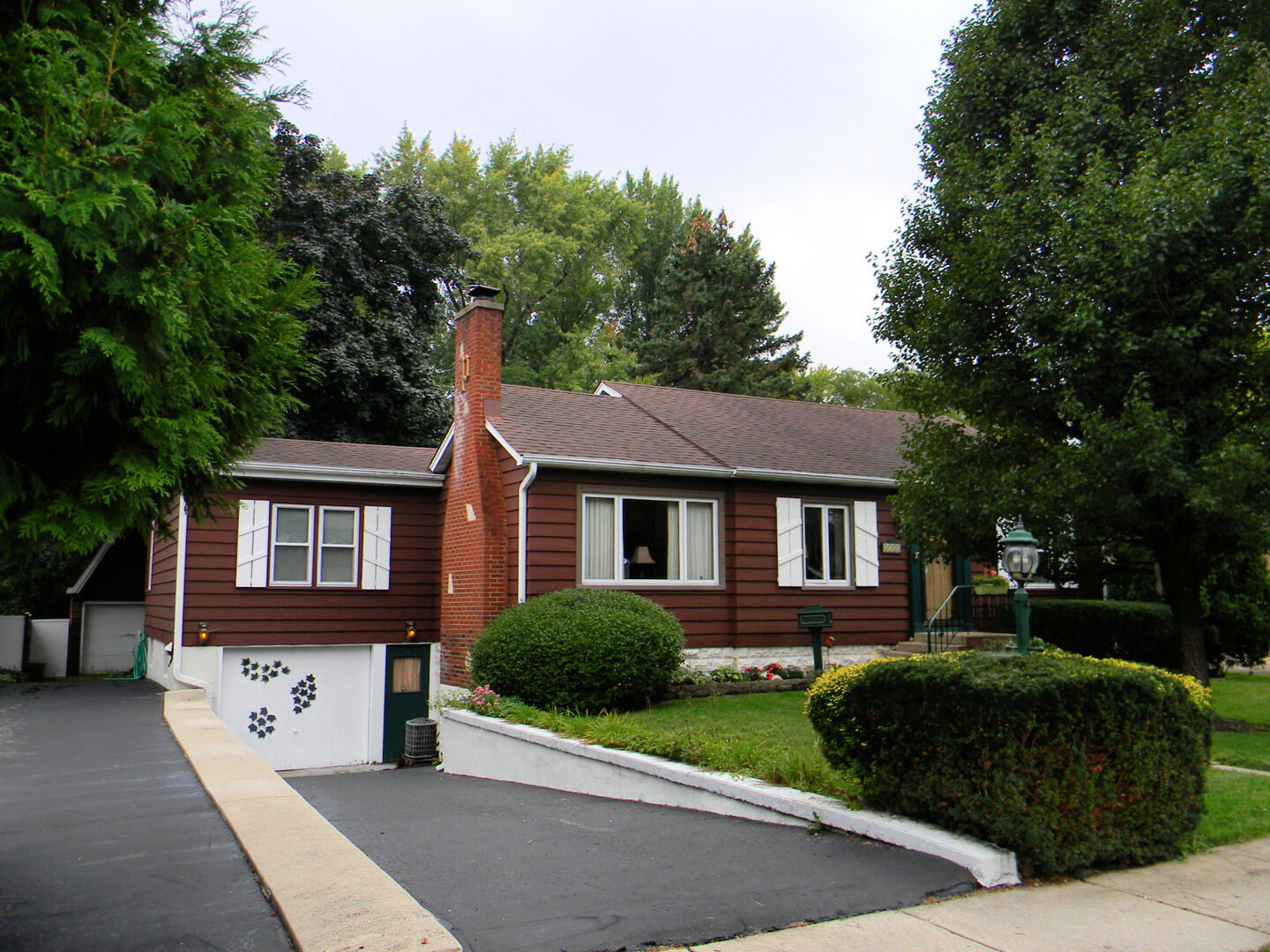 Property Photo: 3715 W John Street IL 60050