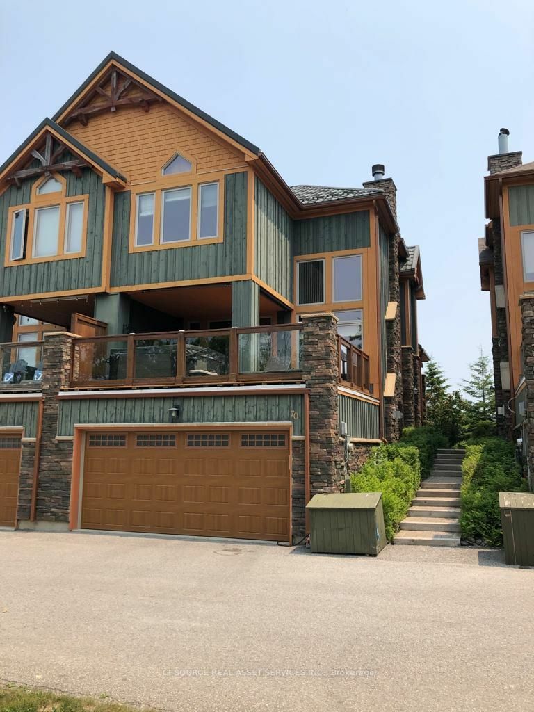 Property Photo: 196 Blueski George Cres 70 ON L9Y0V4