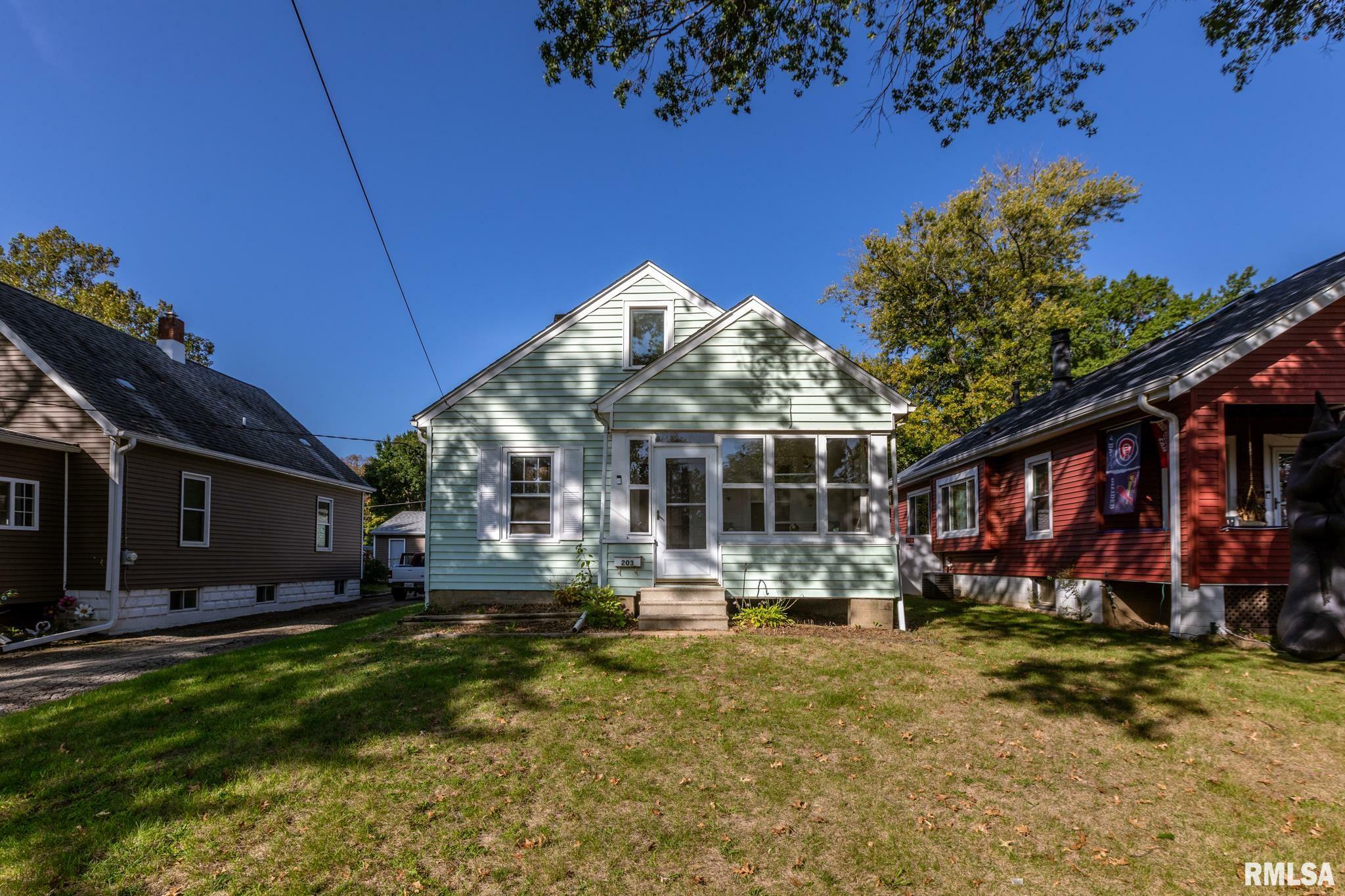 Property Photo:  203 Bird Avenue  IL 61607 