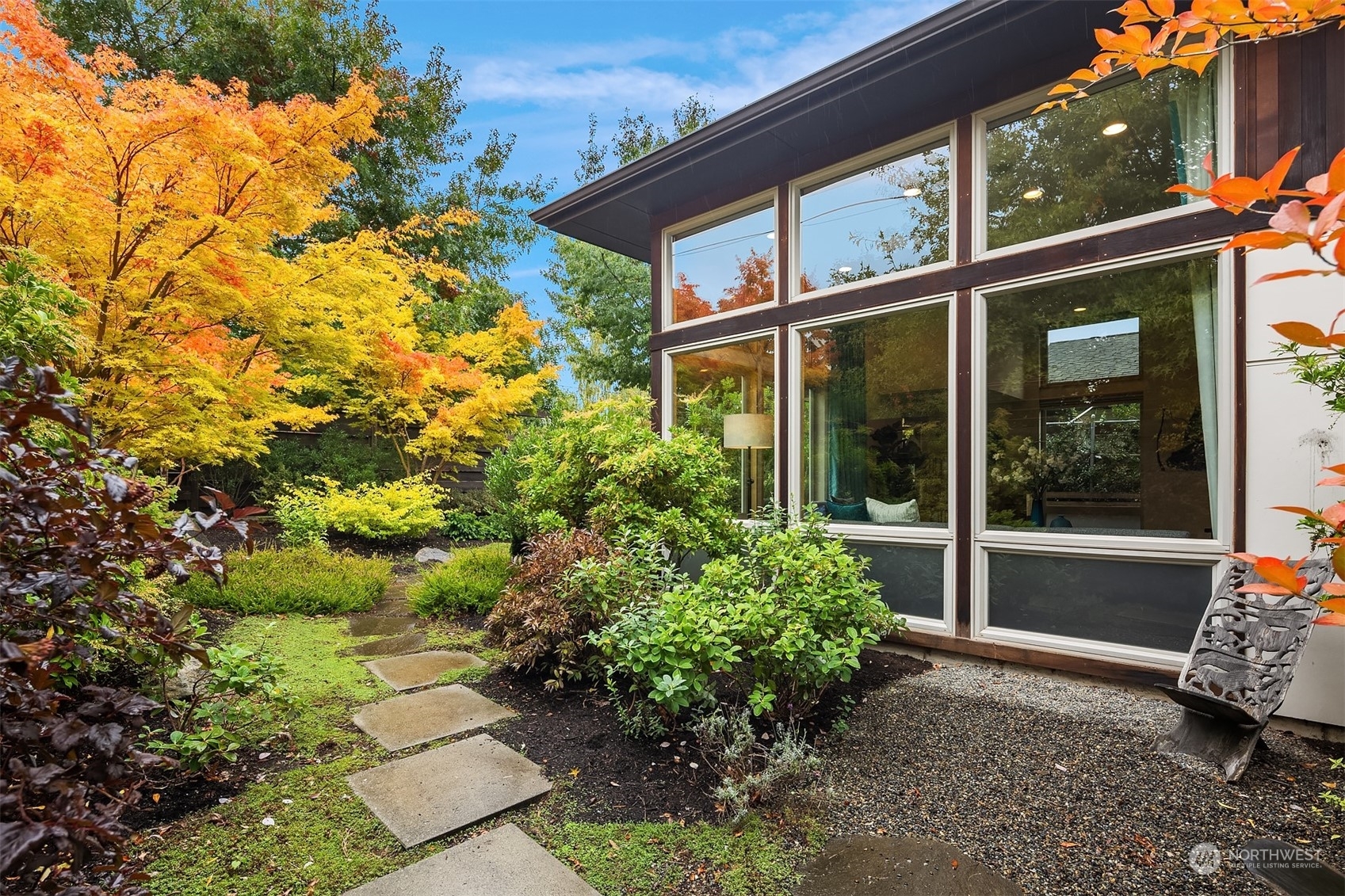 Property Photo: 2822 E Olive Street WA 98122