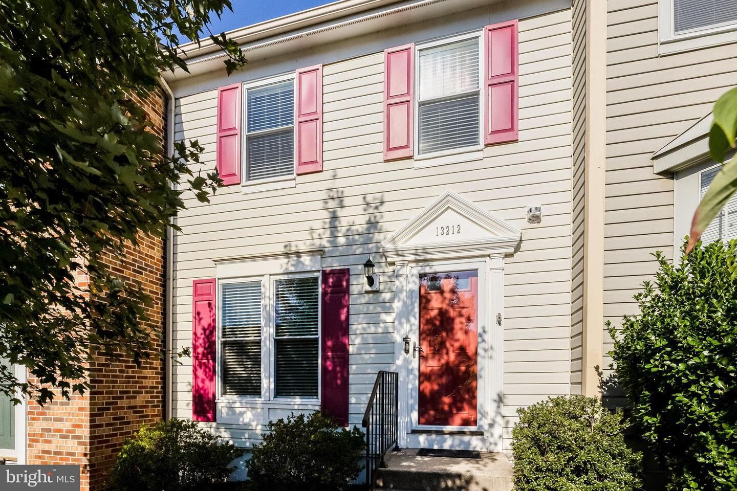 Property Photo:  13212 Custom House Court  VA 22033 