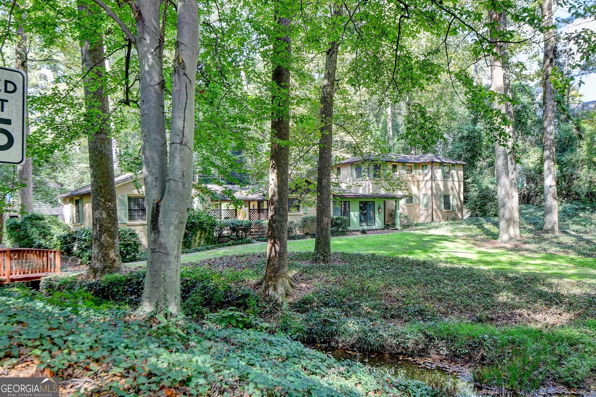 Property Photo:  906 Lullwater Road NE  GA 30307 