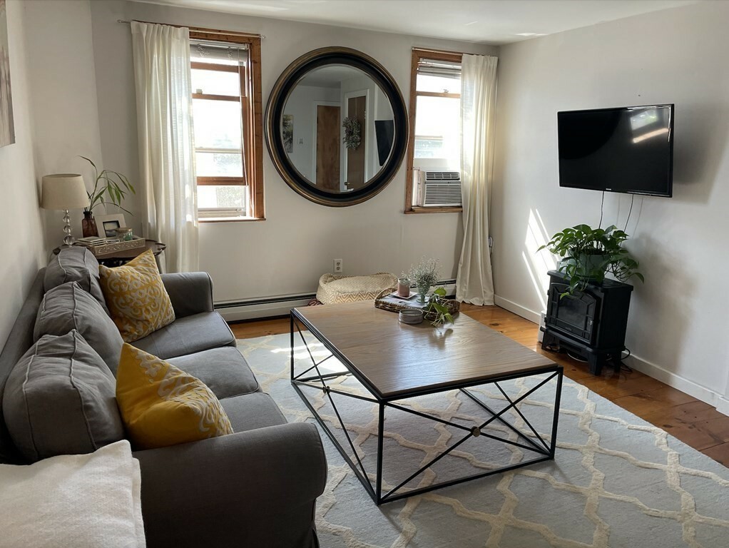 Property Photo:  274-276 W 3rd Street 2  MA 02127 