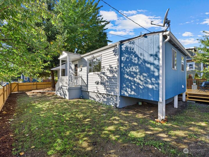 Home for sale in 702 N Cedar Street, WA 98406