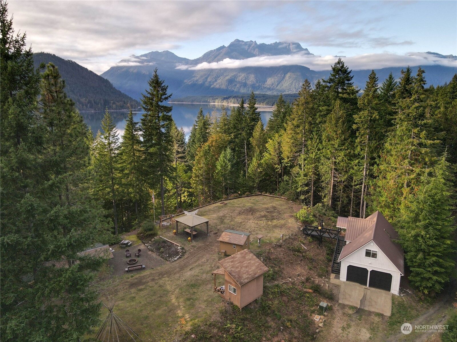 2 bed Hoodsport home for sale 5394 N Lake Cushman Road, Hoodsport, WA