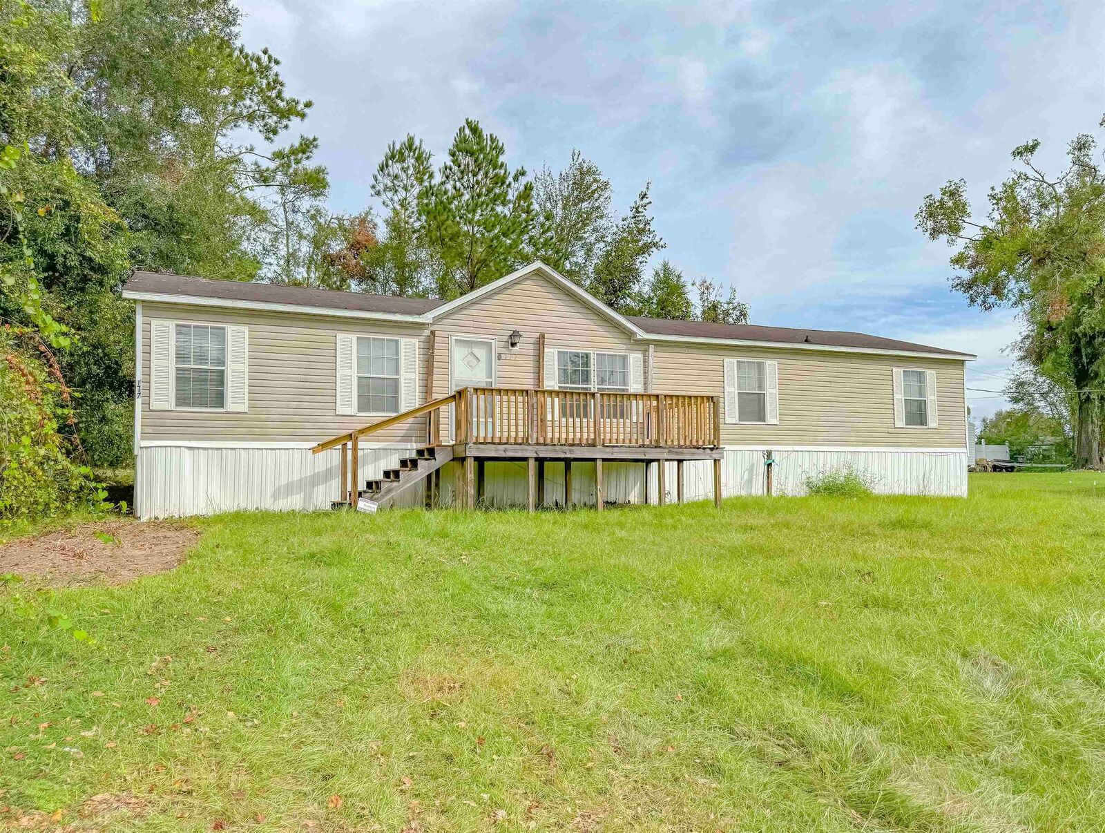 Property Photo:  177 SE Ammons Avenue  FL 32340 